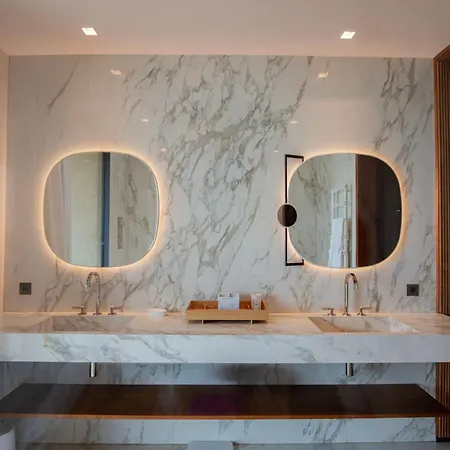 Lucia Di Arinella Villa *